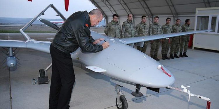 الإيكونوميست: أردوغان يجعل من تركيا مركزًا للأسلحة