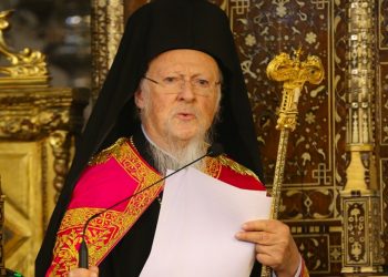 بطريرك القسطنطينية يطالب بوقف فوري للحرب في أوكرانيا