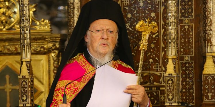 بطريرك القسطنطينية يطالب بوقف فوري للحرب في أوكرانيا