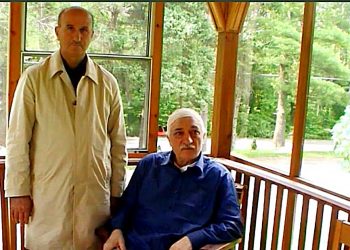 فتح الله كولن ينعي أحد رموز حركة الخدمة بعد أن قضى سنواته الأخيرة بالسجن