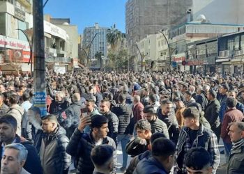 آلاف الأتراك يتظاهرون في ماردين لإقالة حكومة أردوغان