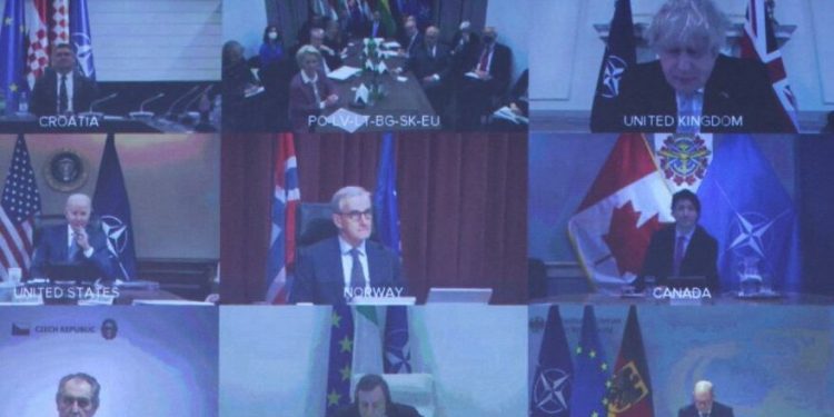 أمريكا والاتحاد الأوروبي يتفقان على إقصاء بنوك روسية من منظومة سويفت