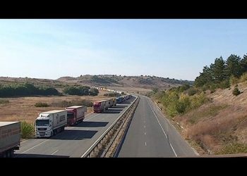 مصير 500 شاحنة تركية على الحدود الاوكرانية