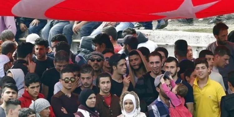 كيف ينظر الأتراك إلى اللاجئين السوريين في بلادهم