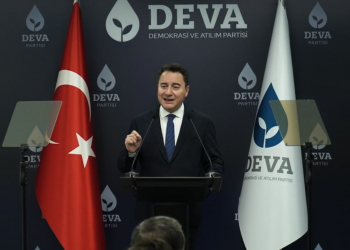 باباجان: أردوغان هو من سيغادر تركيا وليس أطبائها