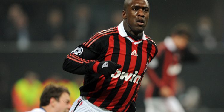 لاعب كرة قدم شهير يعتنق الإسلام