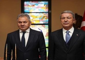 وزير الدفاع التركي يناقش مع نظيره الروسي الوضع في أوكرانيا