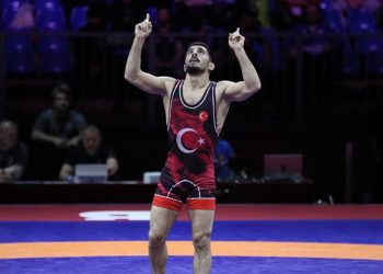 التركي رجب أكتاش يحصد البرونزية في بطولة المصارعة الأوروبية