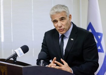 إسرائيل محايدة في أزمة أوكرانيا خشية أَسْرِ طياريها في السماء السورية