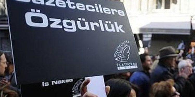 اعتقال صحفيين ليلاً في ديار بكر