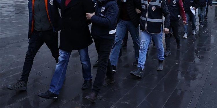 تركيا.. اعتقال 45 شخصًا في حملة أمنية تستهدف حركة الخدمة