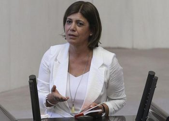 برلمانية: المعتقلون السياسيون في تركيا يتركون للموت بالسجون