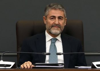 وزير المالية التركي يتوجه إلى لندن