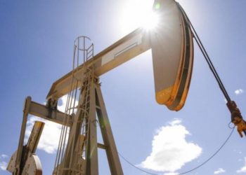 قرار مفاجئ من “بايدن” يؤدي إلى انخفاض أسعار النفط عالميًّا