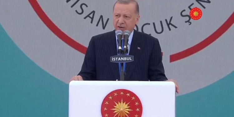 أردوغان للأطفال: لا تفسدوا بعد الاستيلاء على السلطة!