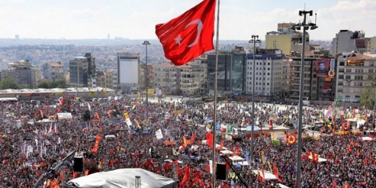 تركيا.. 177 سينمائيا يدينون الأحكام العنيفة ضد نشطاء حقوقيين