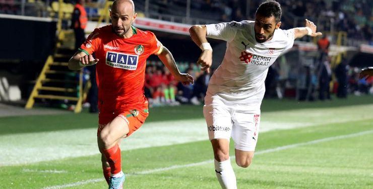 سيفاسبور يفوز على ألانيا سبور