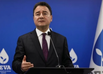 باباجان: حكومة أردوغان ستقدم على طبع النقود!