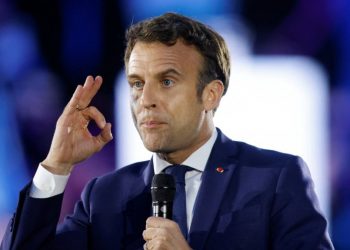 ماكرون: على أوروبا إعادة التفكير في العلاقات مع تركيا وروسيا