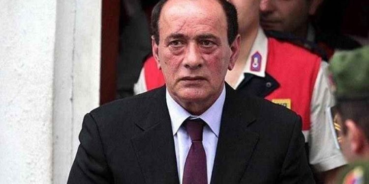 زعيم المافيا علاء الدين تشاكيجي يهاجر من تركيا