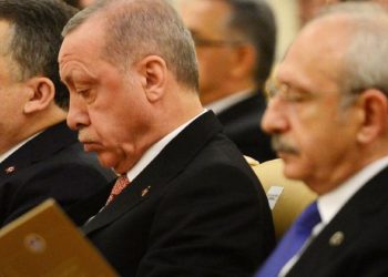 استطلاع رأى: حزب الشعب الجمهوري يتفوق على العدالة والتنمية