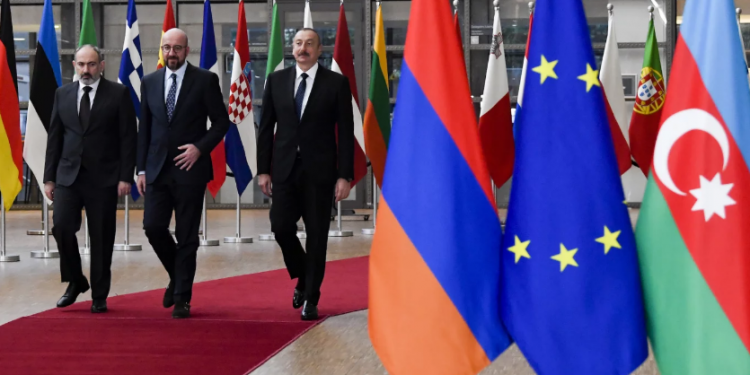 أرمينيا وأذربيجان تقتربان من توقيع اتفاق سلام