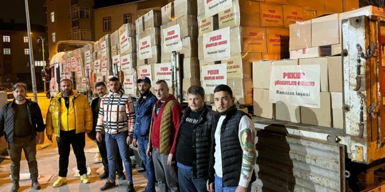 زعيم المافيا التركي سادات بكر يرسل مساعدات للمحتاجين في تركيا