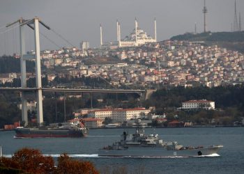 إجراءات جديدة تفرضها تركيا على سفن الشحن العابرة من مضيق “البوسفور”