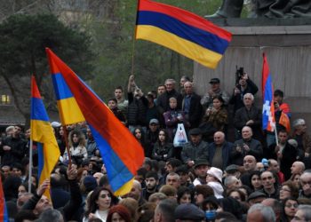 مظاهرات بالآلاف في أرمينيا بشأن إقليم “قرة باغ”