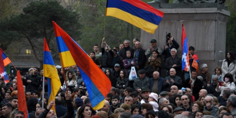 مظاهرات بالآلاف في أرمينيا بشأن إقليم “قرة باغ”