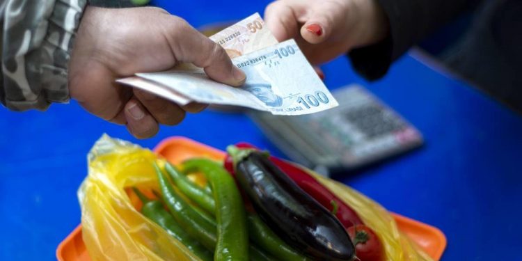 تركيا.. تضخم أسعار الغذاء يصل إلى 107٪
