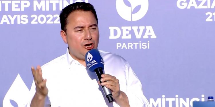 باباجان: البنك المركزي يبيع الدولار من الباب الخلفي