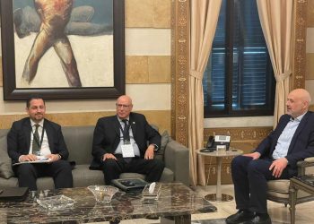 رئيس بعثة الجامعة العربية يلتقي  وزير الداخلية اللبناني
