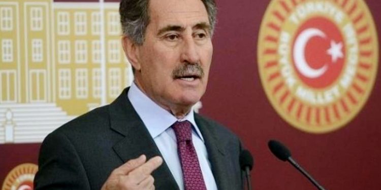 وزير تركي سابق: اعتقال الأمهات يتسبب في مشكلة مجتمعية