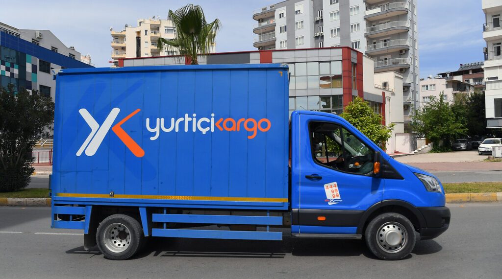 تركيا.. رسوم الشحن البريدي ترتفع وتؤثر على التسوق عبر الإنترنت