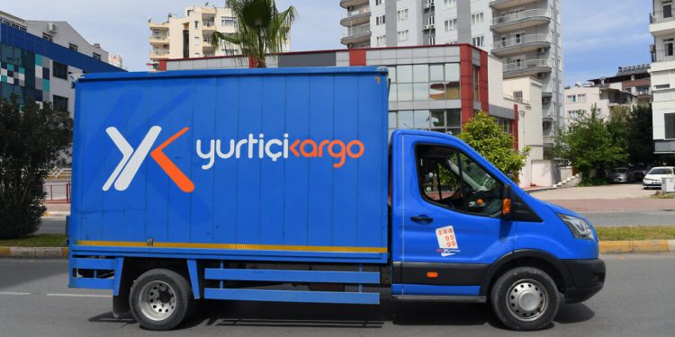 تركيا.. رسوم الشحن البريدي ترتفع وتؤثر على التسوق عبر الإنترنت