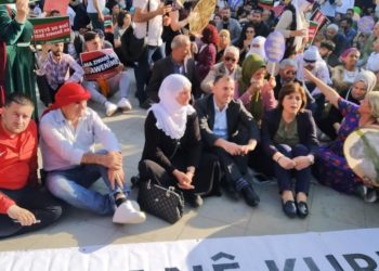 تركيا.. الشرطة تمنع مسيرة يوم اللغة الكردية