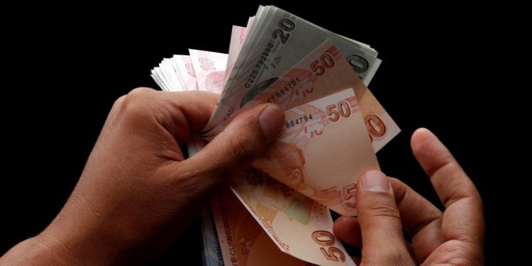 نقابة تركية: حد الجوع للأسرة يبلغ 5 آلاف ليرة