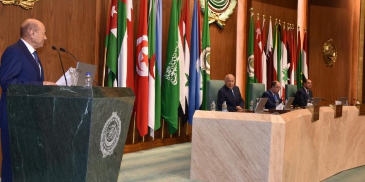 العليمي: اليمن أكبر حقل ألغام في العالم منذ الحرب العالمية الثانية