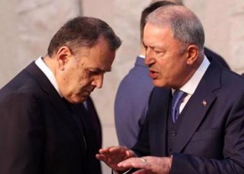 على هامش اجتماع الناتو.. وزيرا الدفاع اليوناني والتركي يلتقيان لبحث تخفيف التوتر