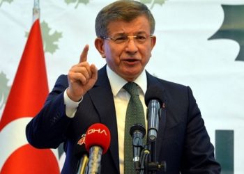 داود أوغلو: أردوغان يسعى للتفرد بالسلطة حتى نهاية عمره