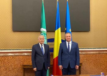 أبو الغيط يلتقي رئيس الحكومة في رومانيا