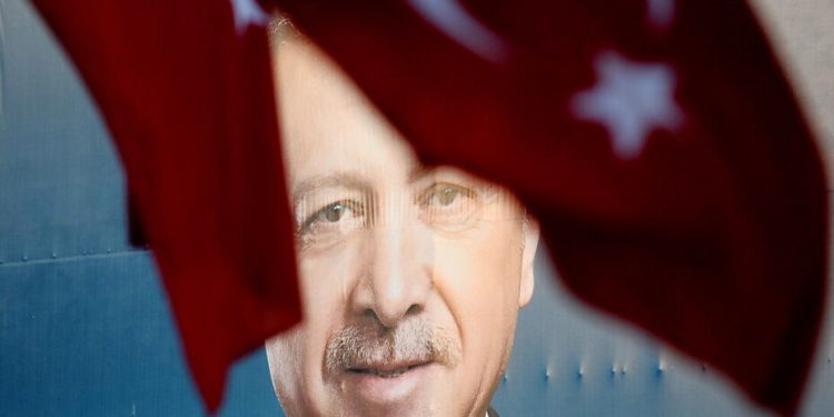 استطلاع انتخابي يرصد انخفاض تأييد “العدالة والتنمية”