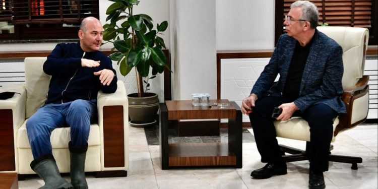 سروال وزير الداخلية التركي المبلل حديث “التواصل الاجتماعي”