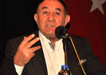 بروفيسور تركي: سعر الدولار قد يصبح 50 ليرة تركية!