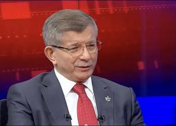 داود أوغلو: أقرب المقربين من أردوغان لا يثقون به