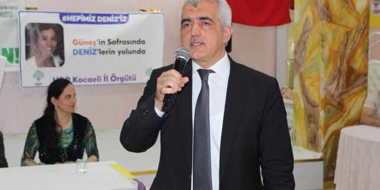 برلماني تركي يحذر الشرطة: لن تستطيعوا تحمل عواقب “التعذيب”