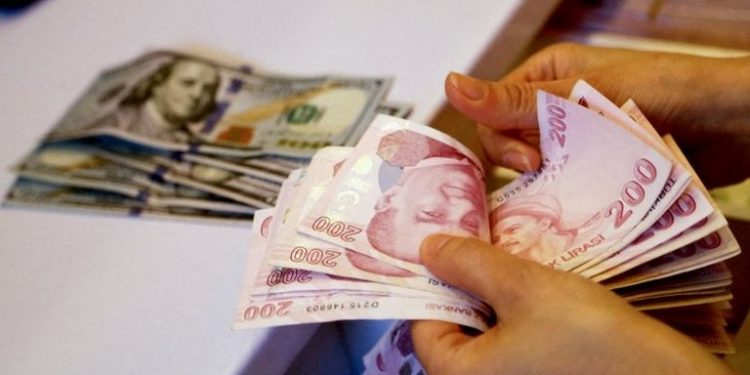 كيف أصبح أداء الليرة أمام الدولار عقب إعلان معدلات التضخم في تركيا؟