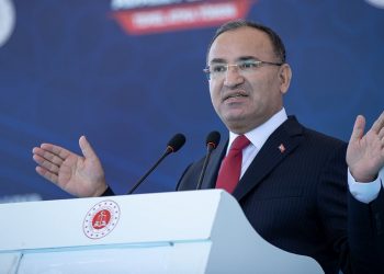 وزير العدل التركي: أردوغان مصارع لا يهزم!