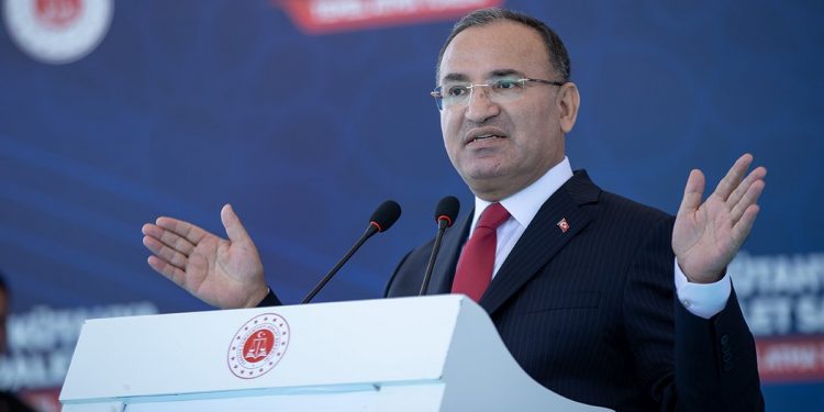 وزير العدل التركي: أردوغان مصارع لا يهزم!